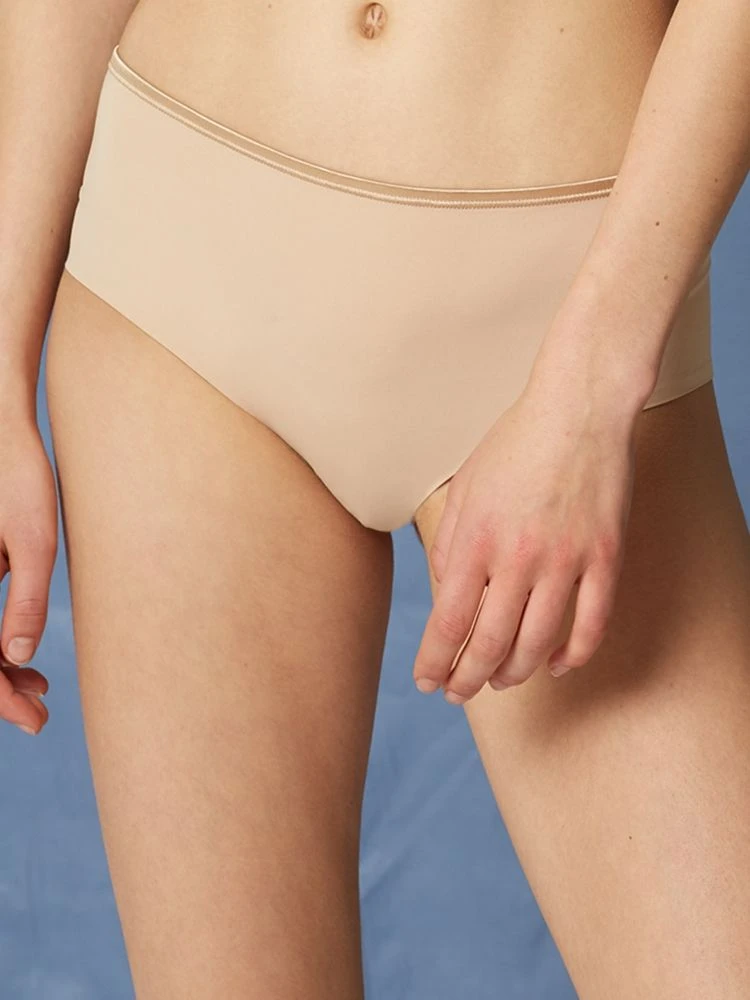 MAISON LEJABY Brazilian Shorty NUAGE PUR Extra Flach Von Maisonlejaby – Bild 5