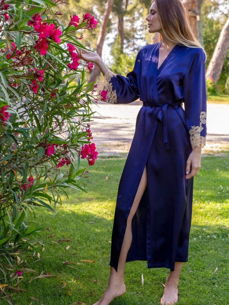 100% Seide Morgenmantel Lang MARJOLIE No. 9 Von Marjolaine – Bild 2