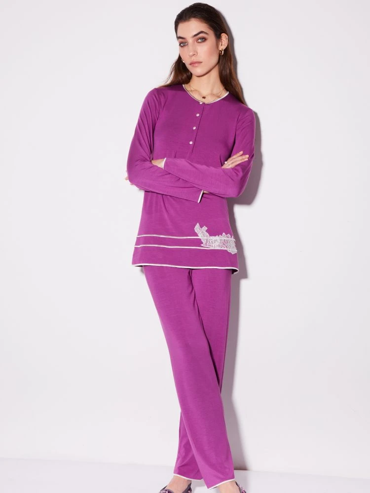 Modal Pyjama Mit Knopfleiste Von Chiara Fiorini – Bild 3