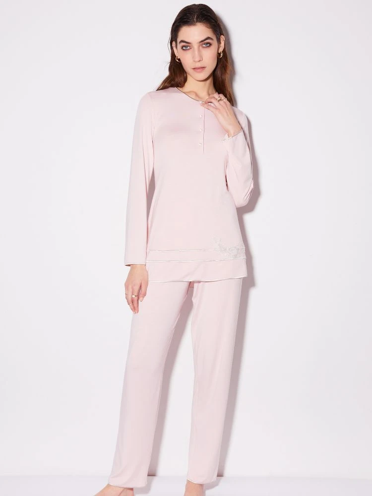 Modal Pyjama Mit Knopfleiste Von Chiara Fiorini – Bild 2